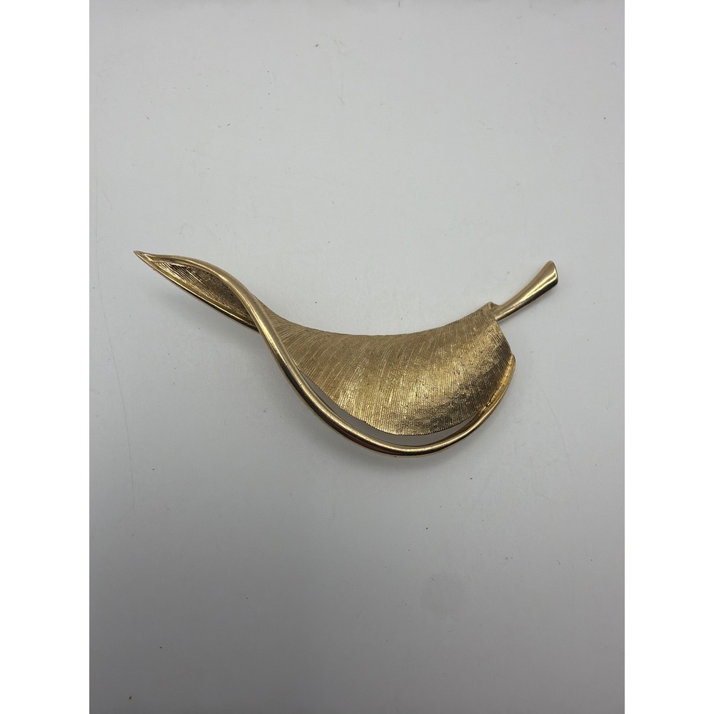 Vintage Marboux Gold Tone Textured Leaf Brooch Pin Mid Century Modern 1059